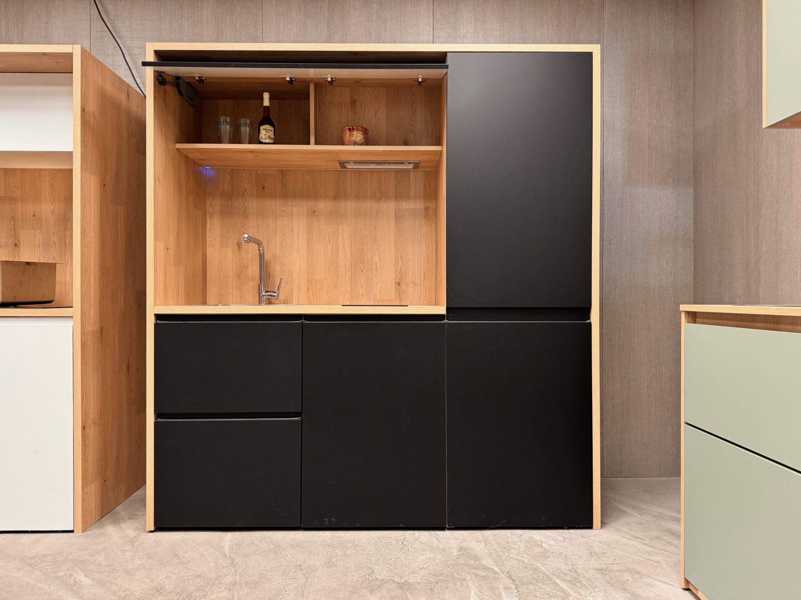 Kitchenette 2